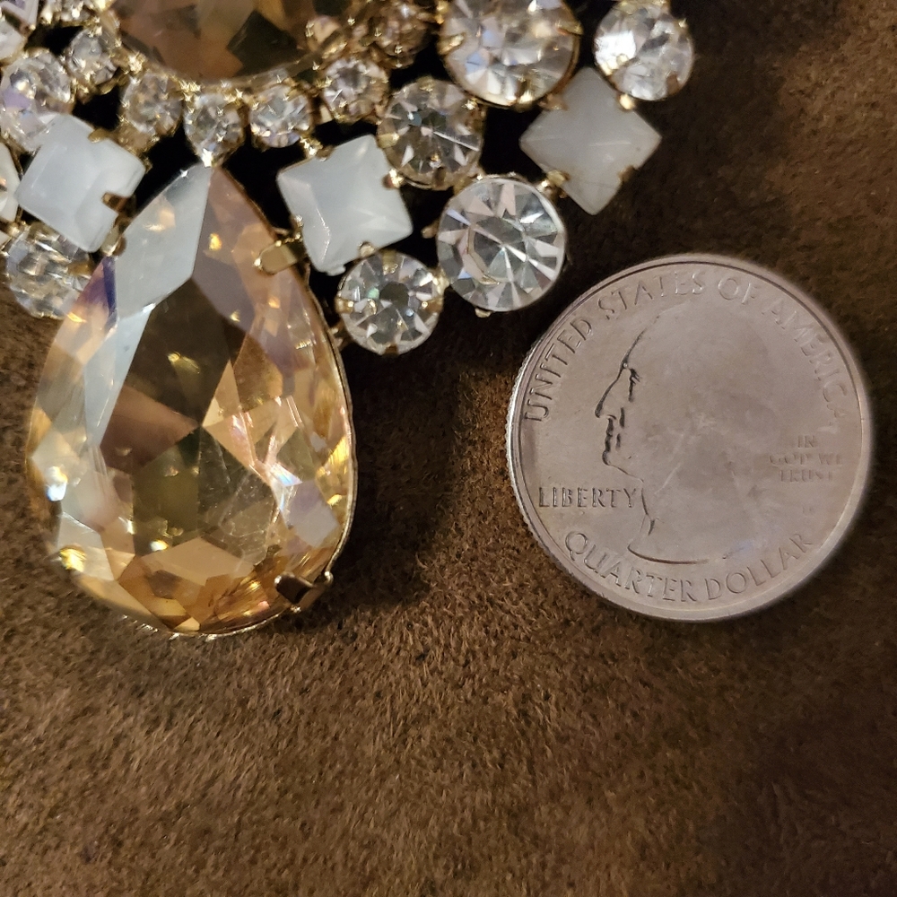 Gorgeous Gold and Rhinestone Statement Piece - Picture 3 of 4